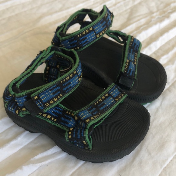 teva baby sandals